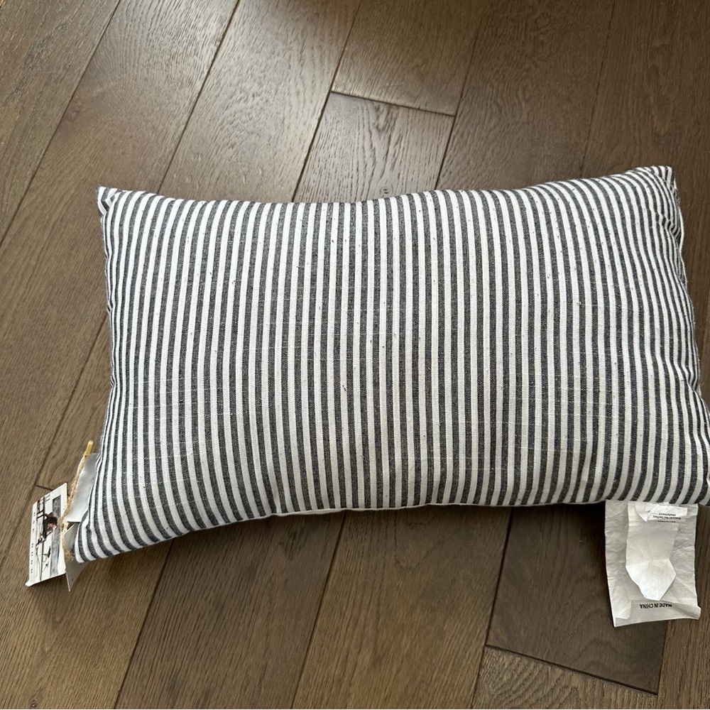 NWT Rae Dunn White Boo Ghost Pillow - Picture 3 of 3